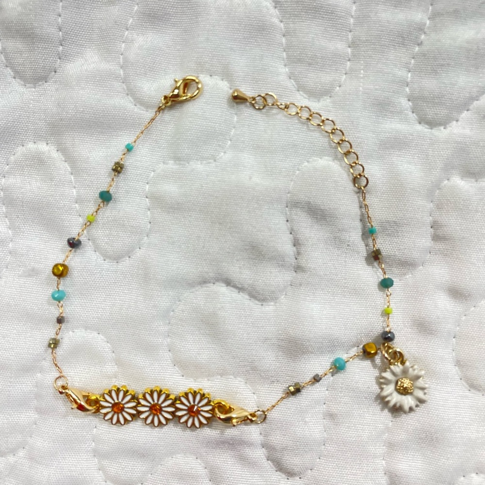 Womens high fashion dainty charm bracelet